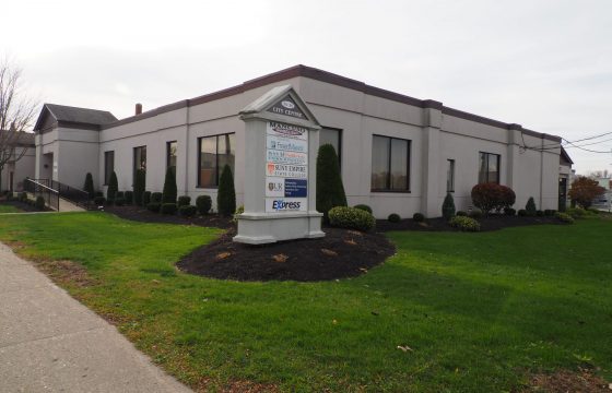 32 Ellicott St