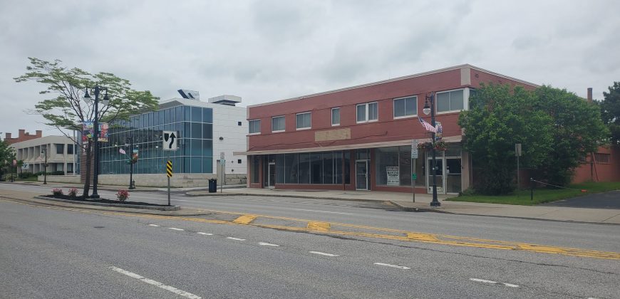 215 E Main St